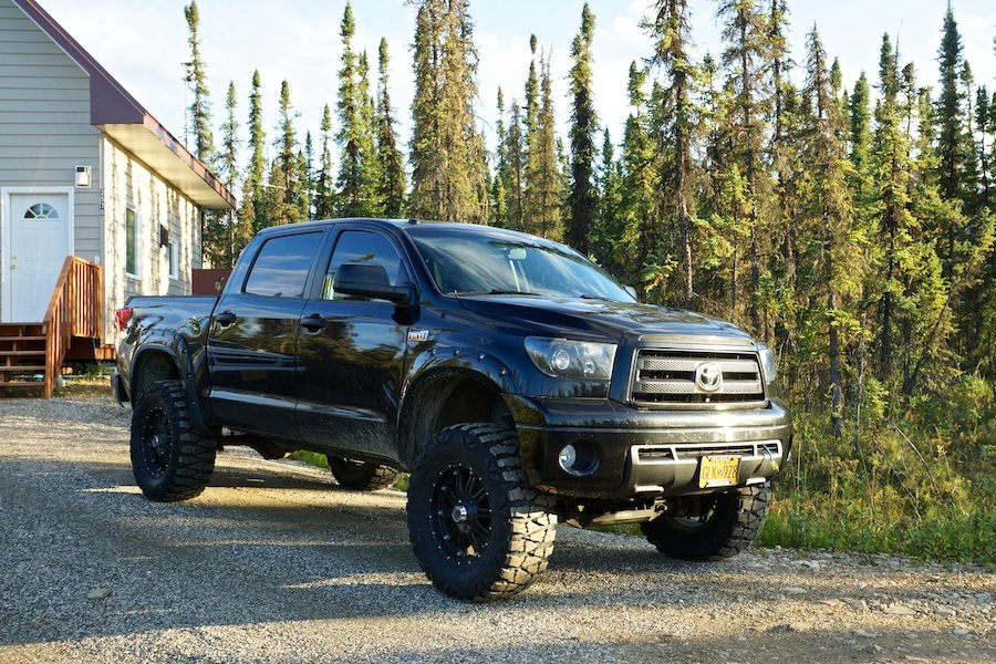 Средство тундра. Тойота тундра бигфут. Toyota Sequoia и Toyota Tundra. Tundra Toyota 37. Тойота Секвойя пикап